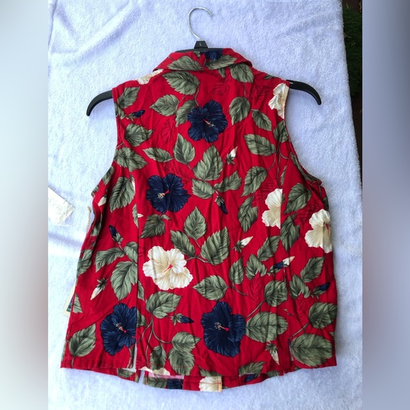La Cabana sleeveless floral button up, new with tags, size m - Picture 3 of 5